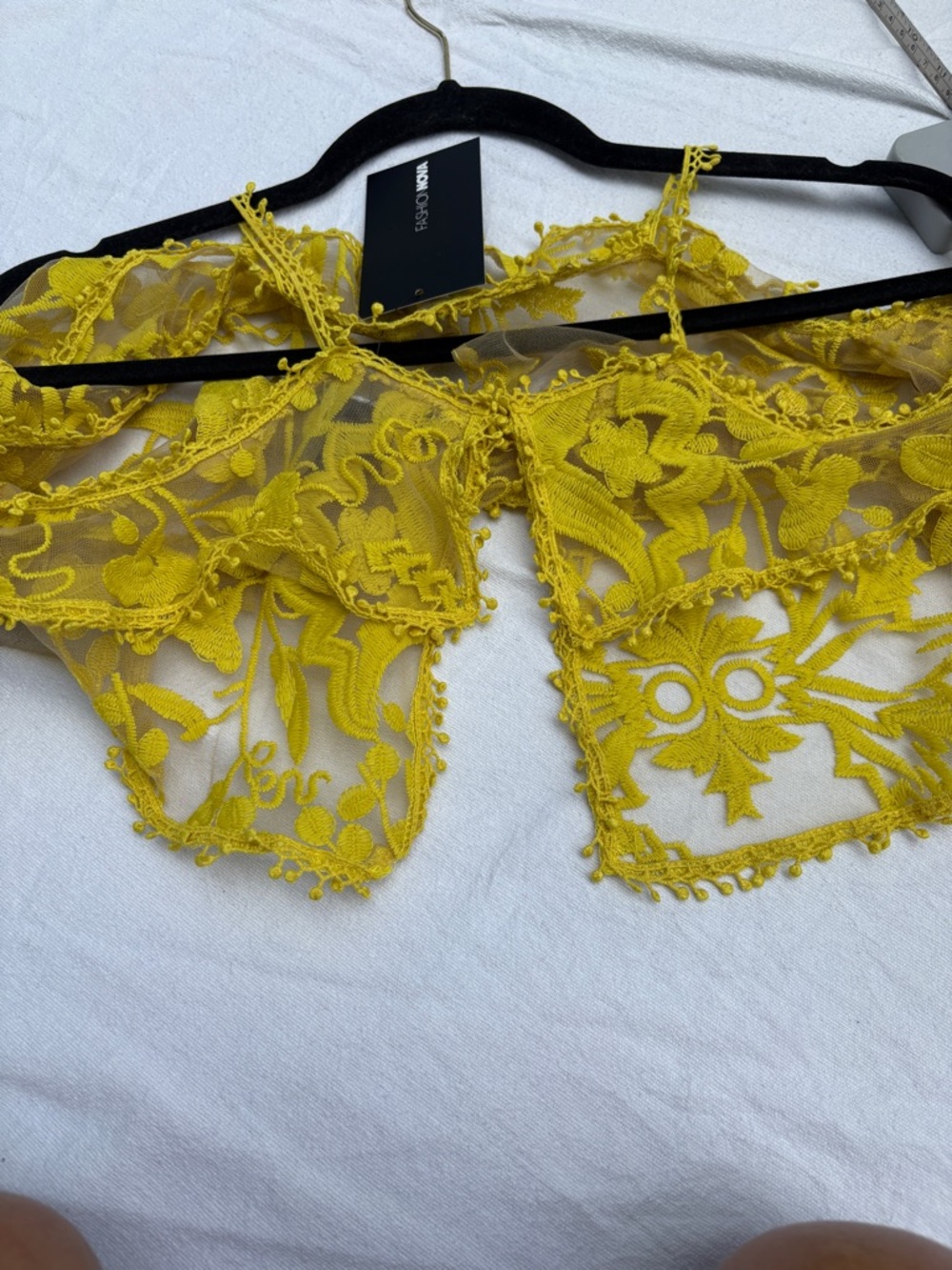 WFashion Nova Yellow Lace Off-Shoulder Crop Top Sz XS - Picture 5 of 15